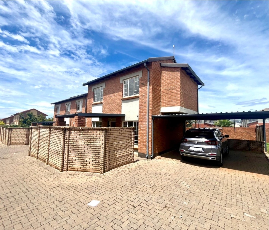 To Let 2 Bedroom Property for Rent in Raslouw A H Gauteng