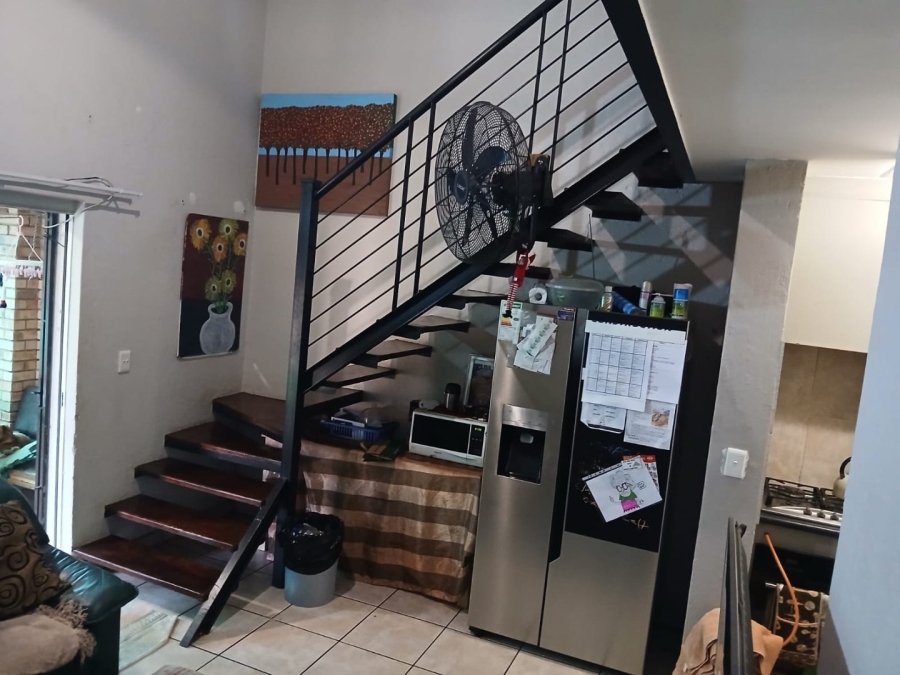 To Let  Bedroom Property for Rent in Rooihuiskraal North Gauteng