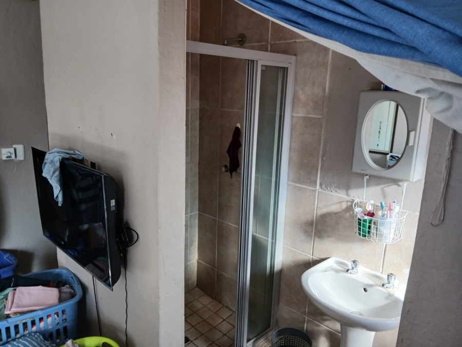 To Let  Bedroom Property for Rent in Rooihuiskraal North Gauteng