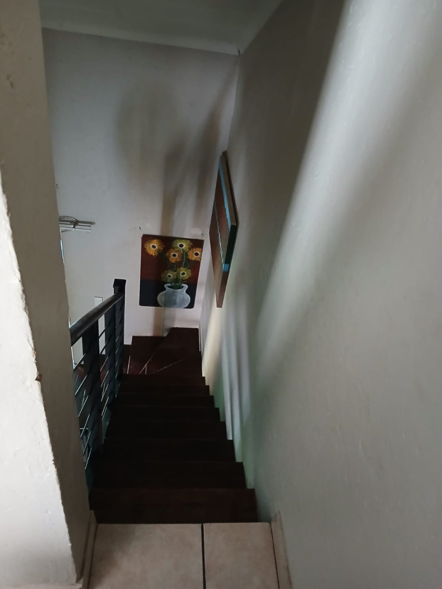 To Let  Bedroom Property for Rent in Rooihuiskraal North Gauteng