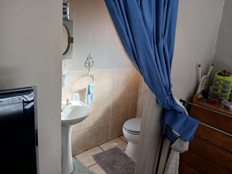 To Let  Bedroom Property for Rent in Rooihuiskraal North Gauteng