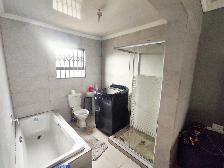 3 Bedroom Property for Sale in Vanderbijlpark CE 7 Gauteng