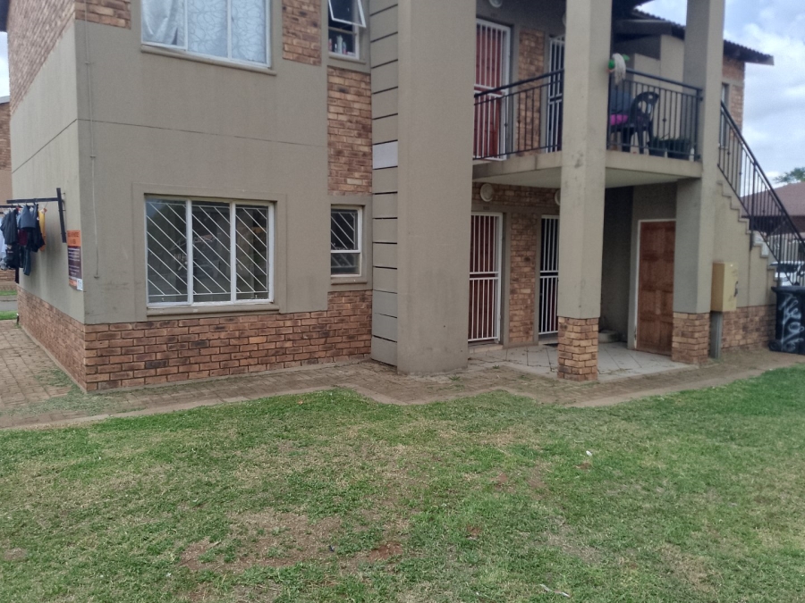 2 Bedroom Property for Sale in Protea Glen Gauteng