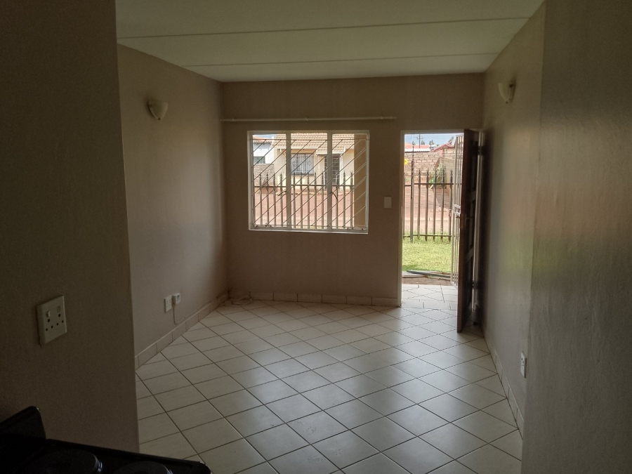 2 Bedroom Property for Sale in Protea Glen Gauteng