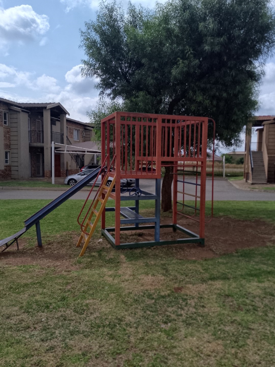 2 Bedroom Property for Sale in Protea Glen Gauteng