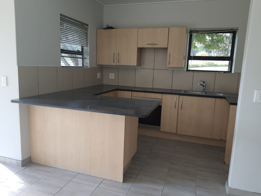 To Let 2 Bedroom Property for Rent in Jackal Creek Golf Estate Gauteng