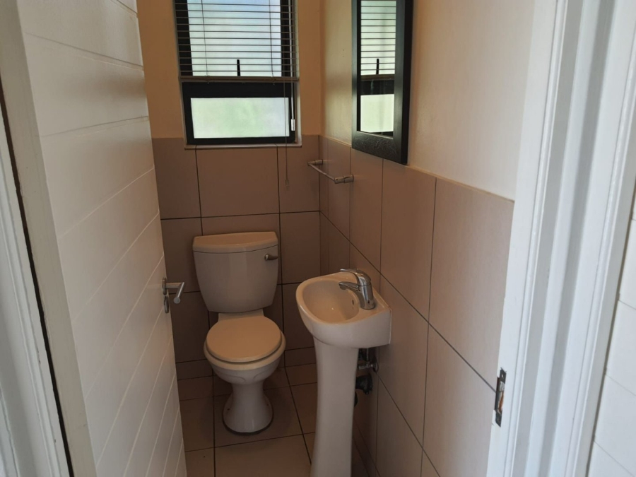 To Let 2 Bedroom Property for Rent in Jackal Creek Golf Estate Gauteng