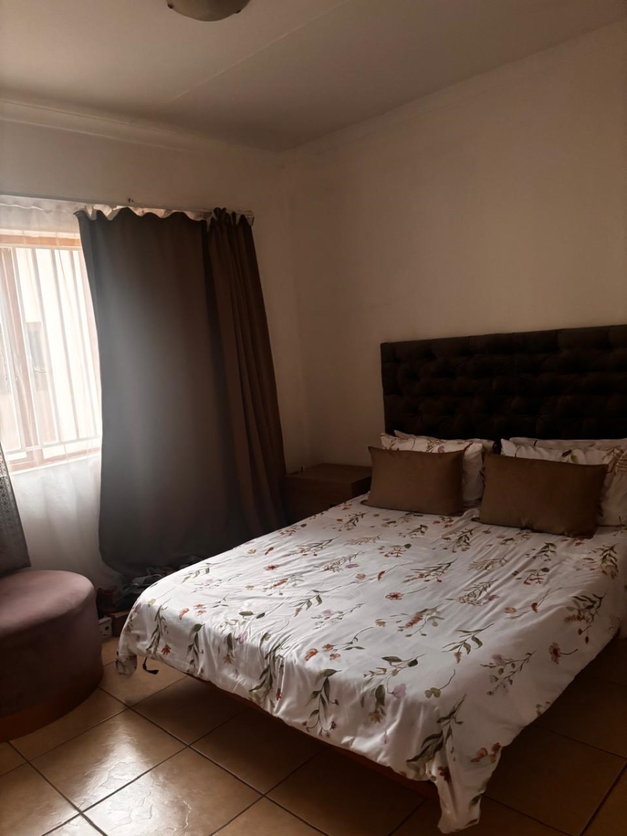  Bedroom Property for Sale in Hesteapark Gauteng