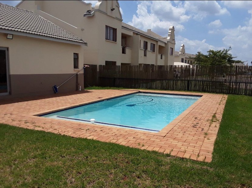 2 Bedroom Property for Sale in Hesteapark Gauteng