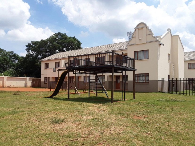 2 Bedroom Property for Sale in Hesteapark Gauteng