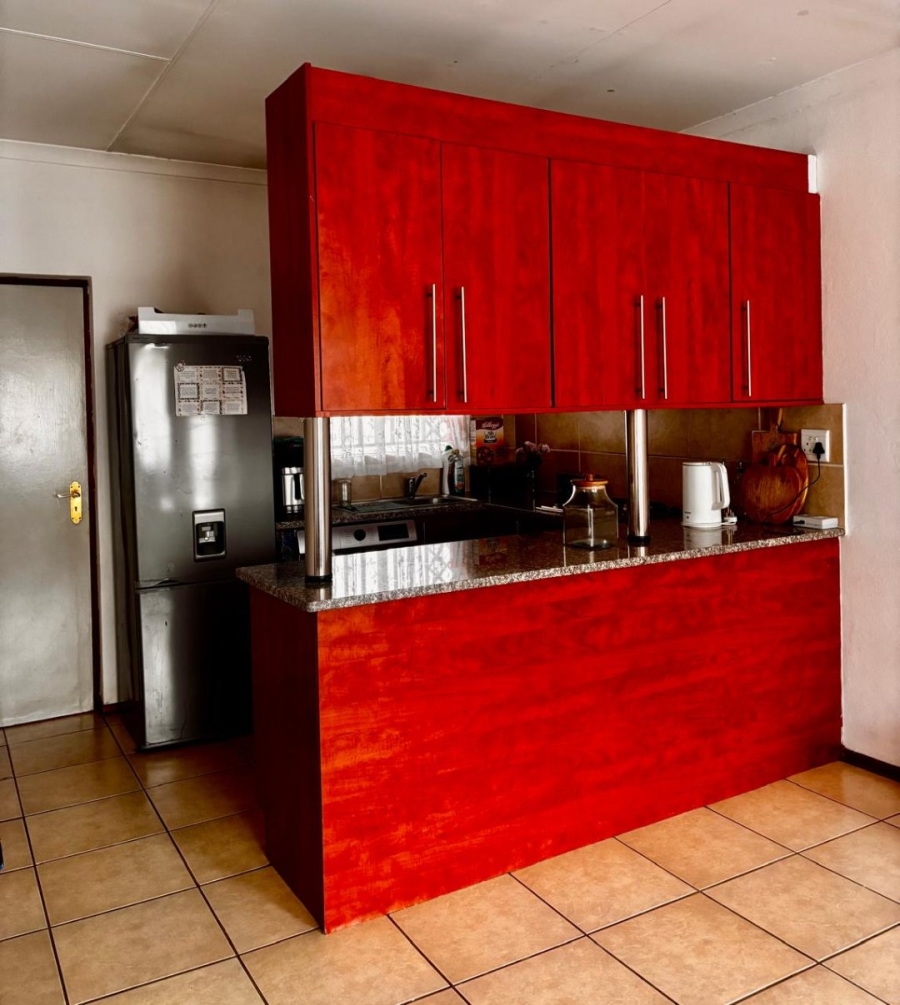 2 Bedroom Property for Sale in Hesteapark Gauteng