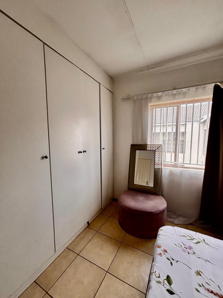 2 Bedroom Property for Sale in Hesteapark Gauteng