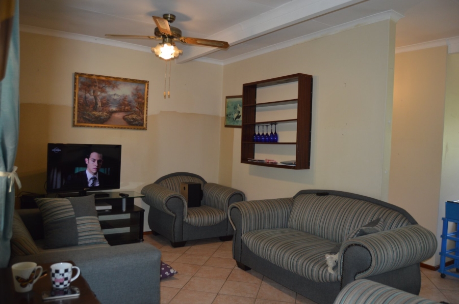 To Let 2 Bedroom Property for Rent in Glen Austin Gauteng