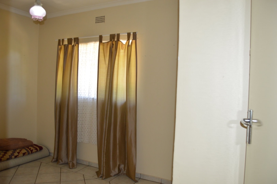 To Let 2 Bedroom Property for Rent in Glen Austin Gauteng