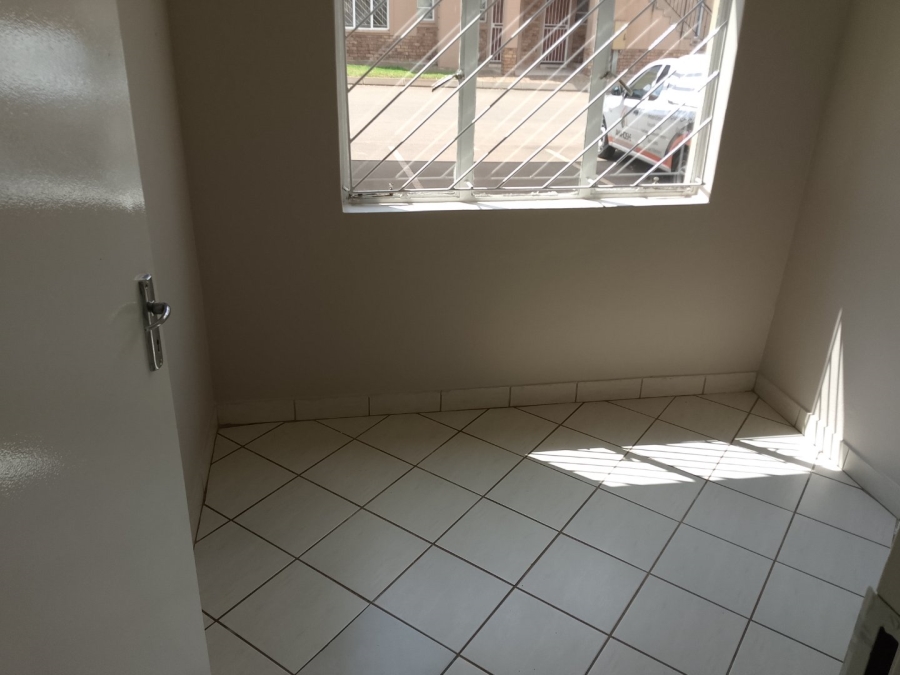 2 Bedroom Property for Sale in Protea Glen Gauteng
