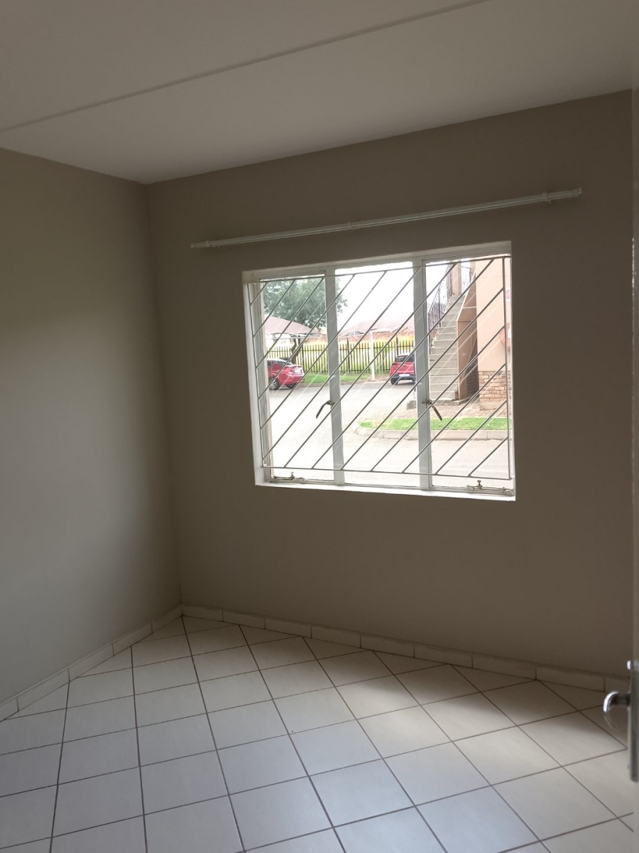 2 Bedroom Property for Sale in Protea Glen Gauteng