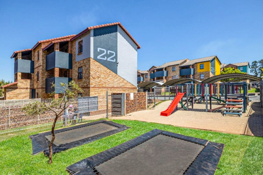 To Let 2 Bedroom Property for Rent in Erand Gardens Gauteng
