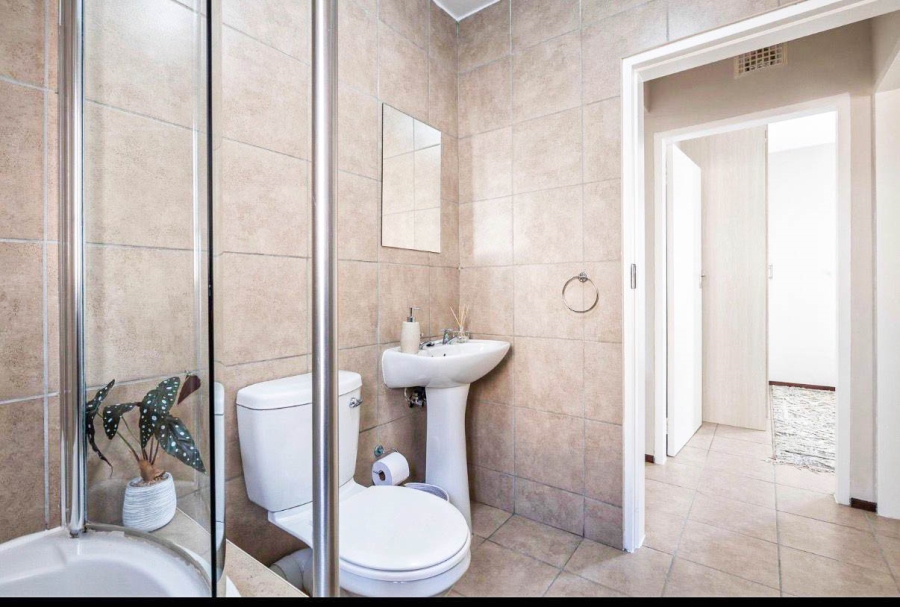 To Let 2 Bedroom Property for Rent in Erand Gardens Gauteng