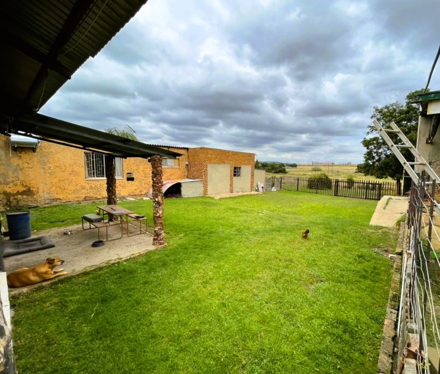 5 Bedroom Property for Sale in Klippoortje A H Gauteng