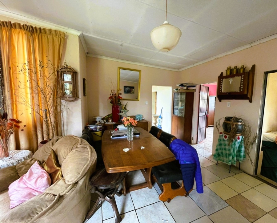 5 Bedroom Property for Sale in Klippoortje A H Gauteng