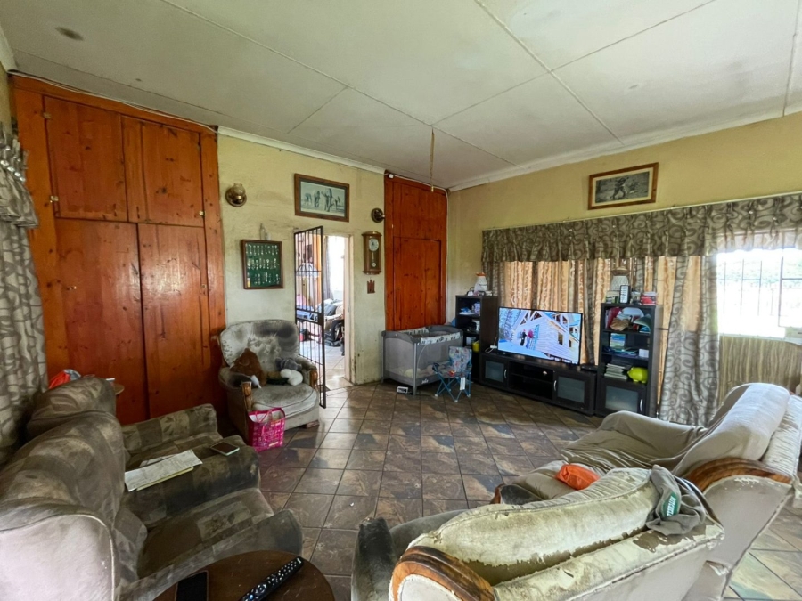 5 Bedroom Property for Sale in Klippoortje A H Gauteng