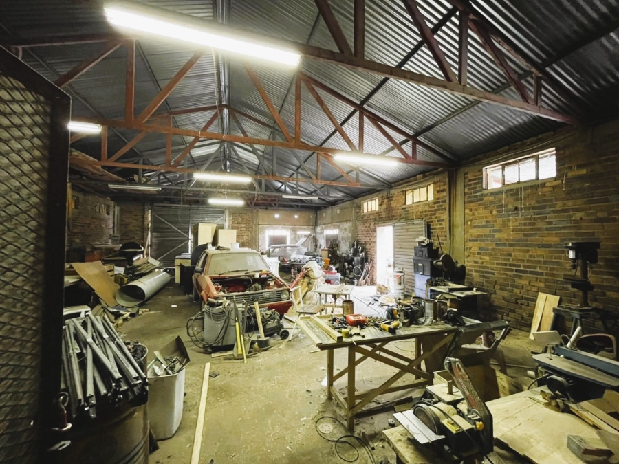 5 Bedroom Property for Sale in Klippoortje A H Gauteng