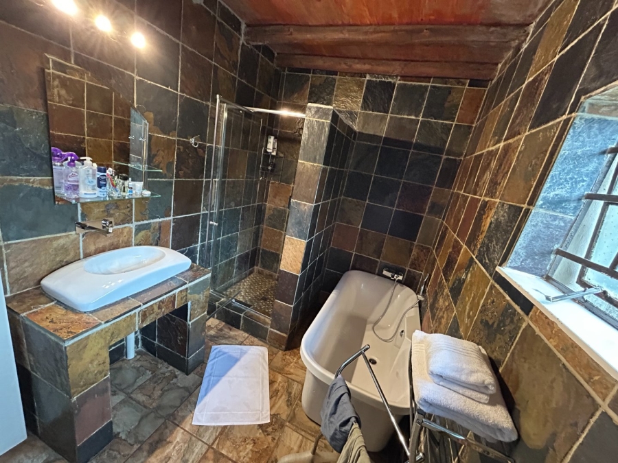 6 Bedroom Property for Sale in Olivedale Gauteng