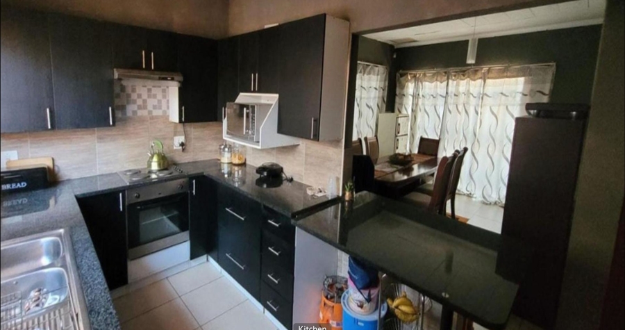 2 Bedroom Property for Sale in Birch Acres Gauteng