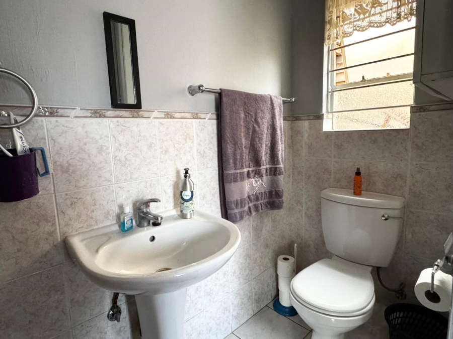 2 Bedroom Property for Sale in Wilgeheuwel Gauteng