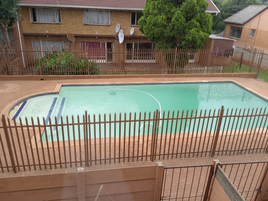 2 Bedroom Property for Sale in Windsor East Gauteng