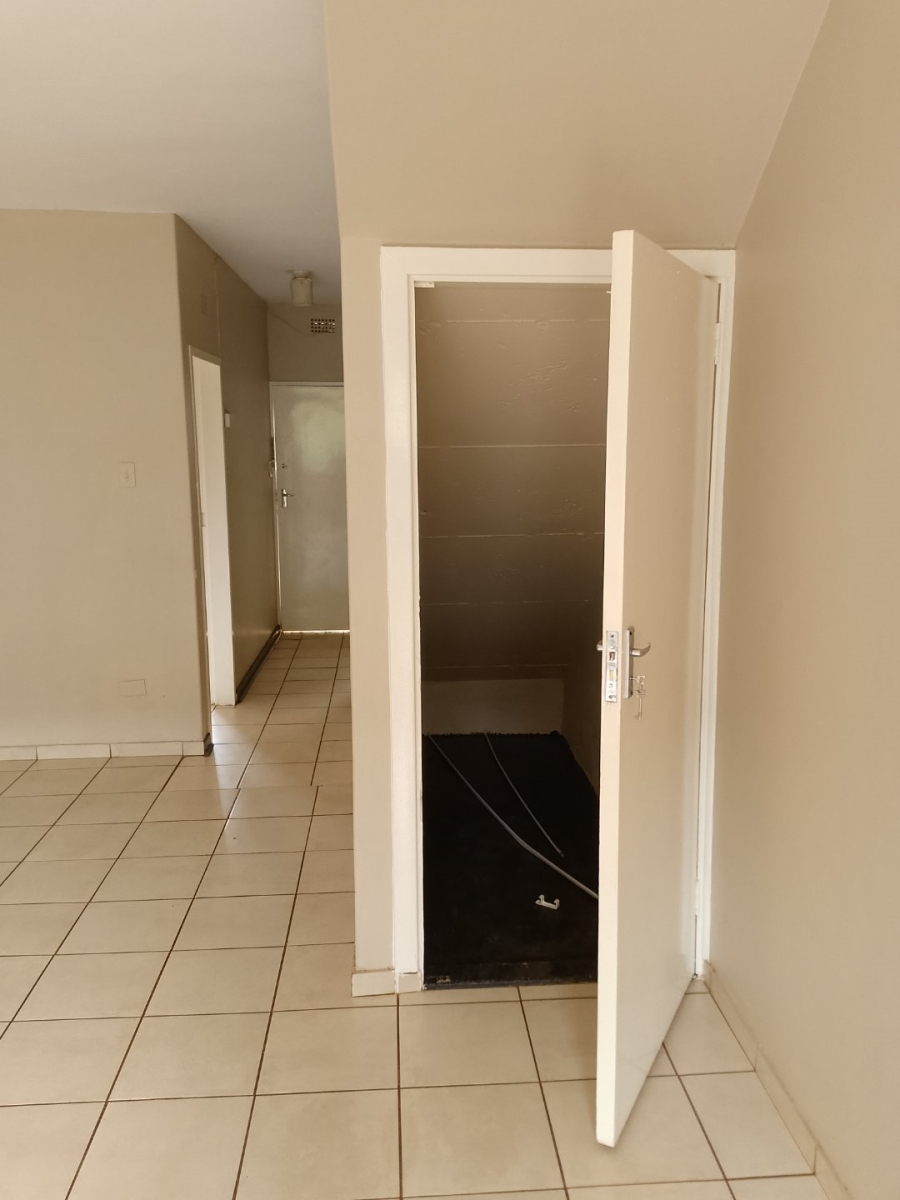 2 Bedroom Property for Sale in Windsor East Gauteng