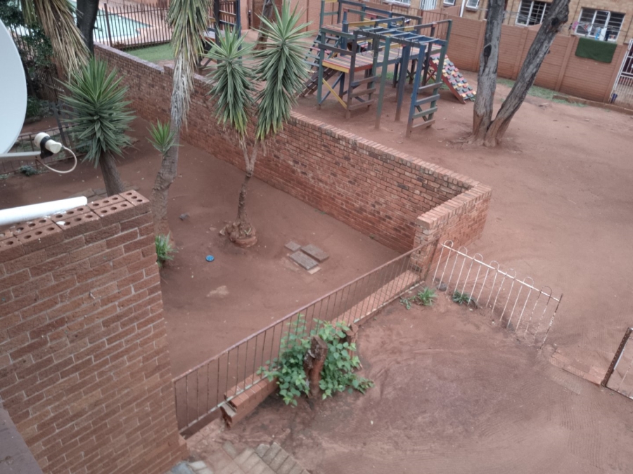 2 Bedroom Property for Sale in Windsor East Gauteng