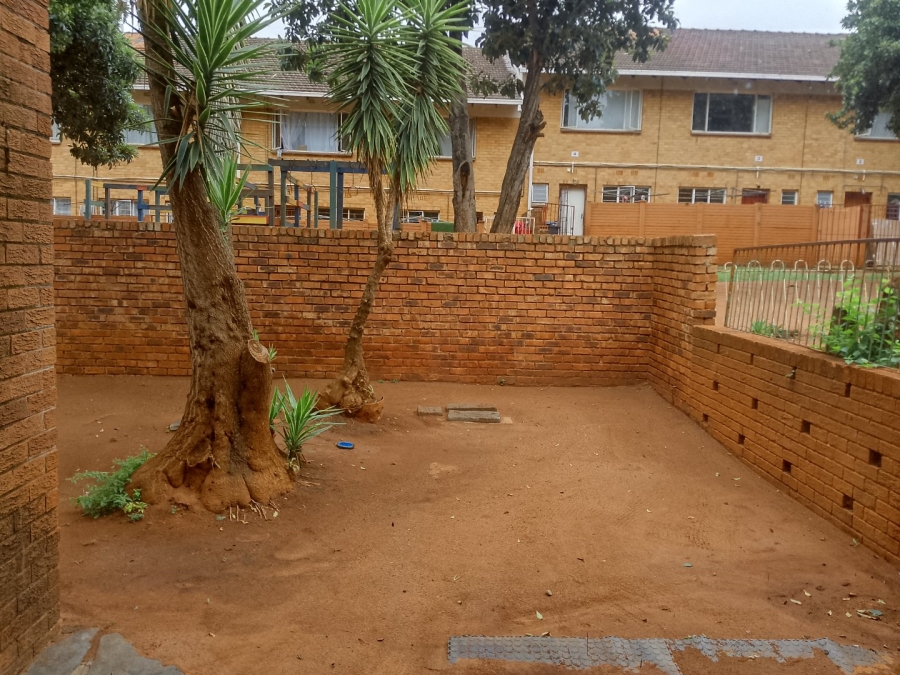 2 Bedroom Property for Sale in Windsor East Gauteng