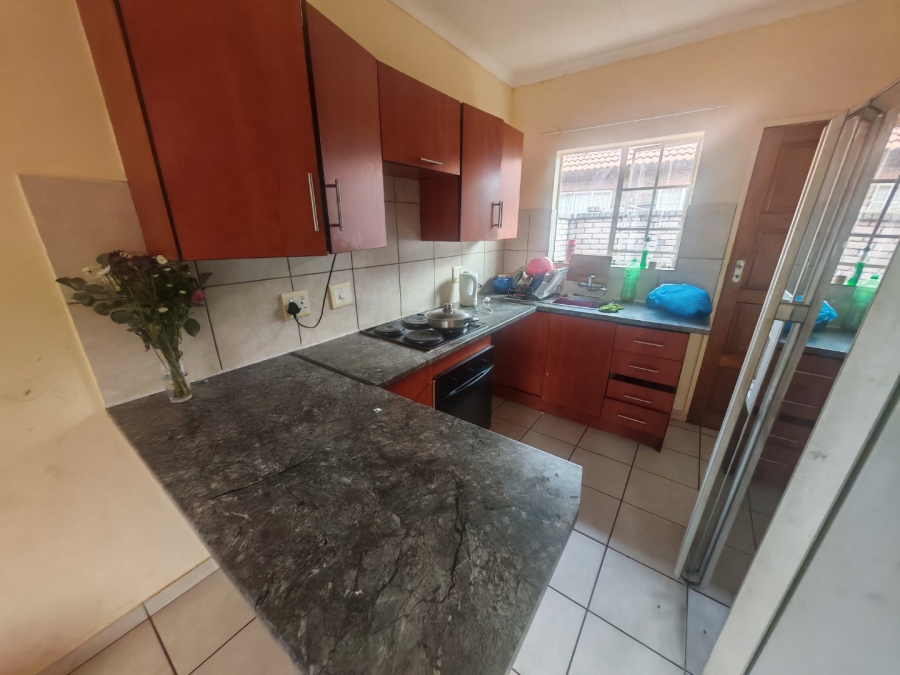 2 Bedroom Property for Sale in The Orchards Gauteng