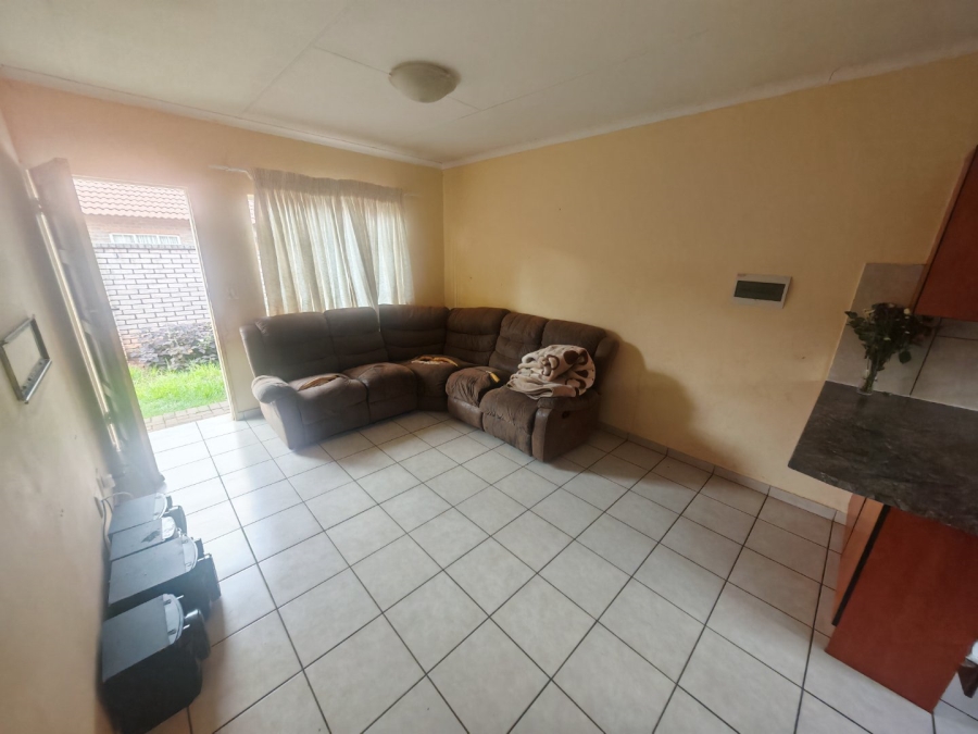 2 Bedroom Property for Sale in The Orchards Gauteng