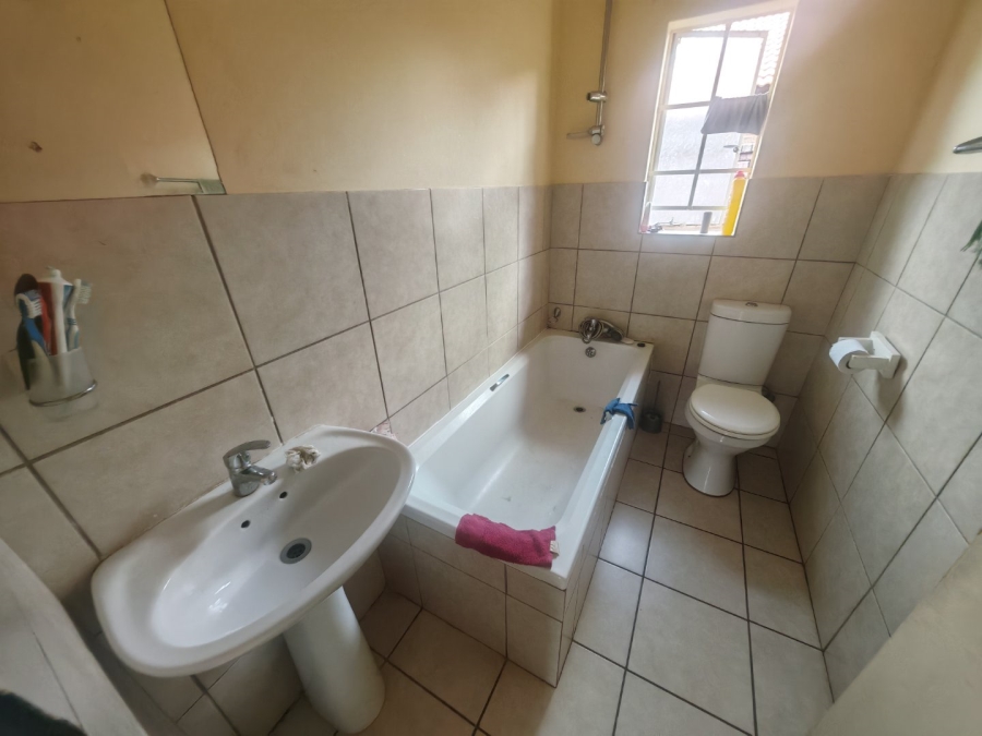 2 Bedroom Property for Sale in The Orchards Gauteng