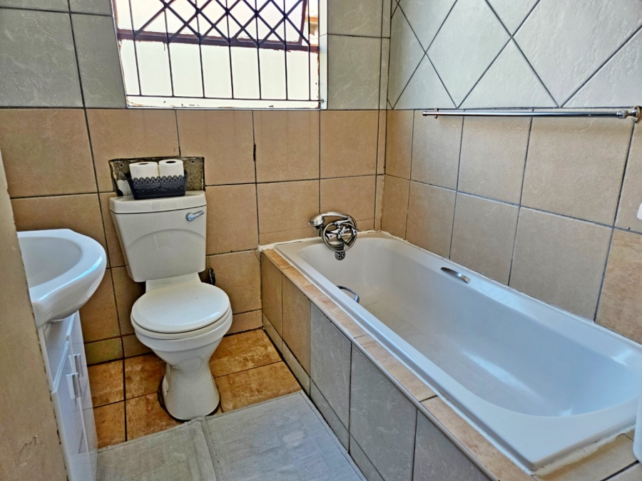 3 Bedroom Property for Sale in Birch Acres Gauteng