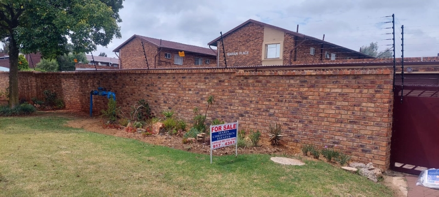 2 Bedroom Property for Sale in Dayanglen Gauteng