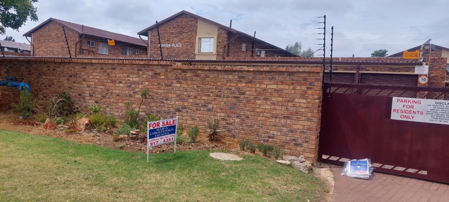 2 Bedroom Property for Sale in Dayanglen Gauteng
