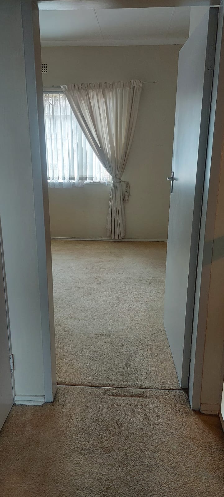 2 Bedroom Property for Sale in Dayanglen Gauteng