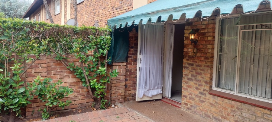 2 Bedroom Property for Sale in Dayanglen Gauteng