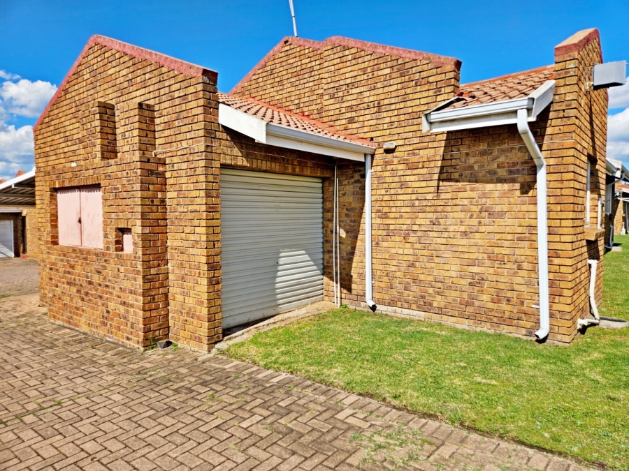 2 Bedroom Property for Sale in Norkem Park Gauteng