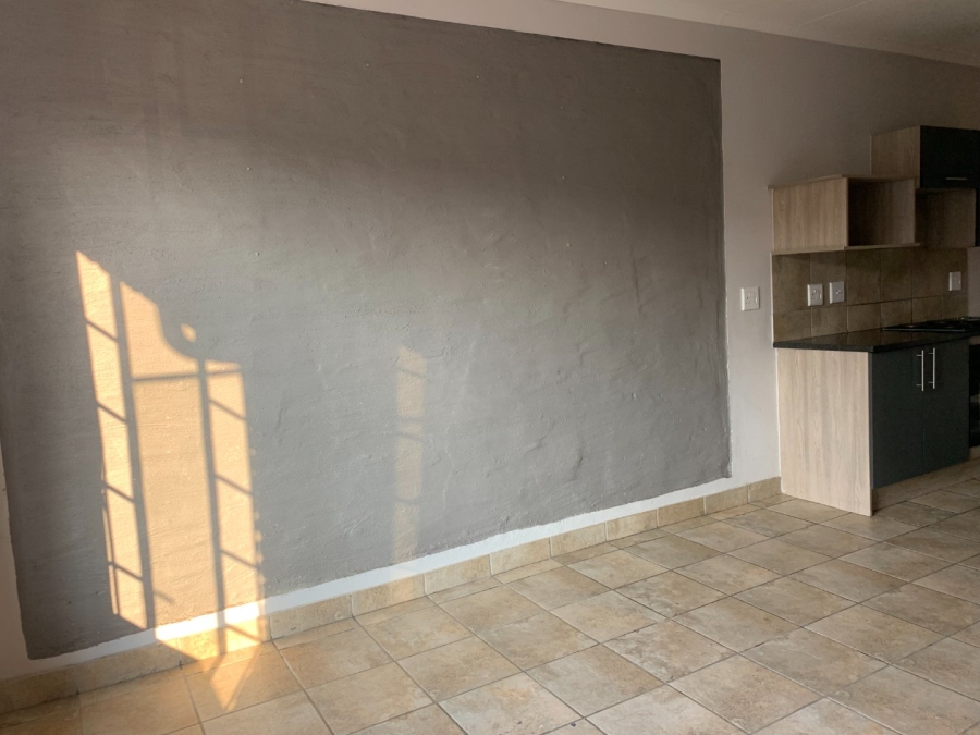 To Let 2 Bedroom Property for Rent in Rooihuiskraal North Gauteng