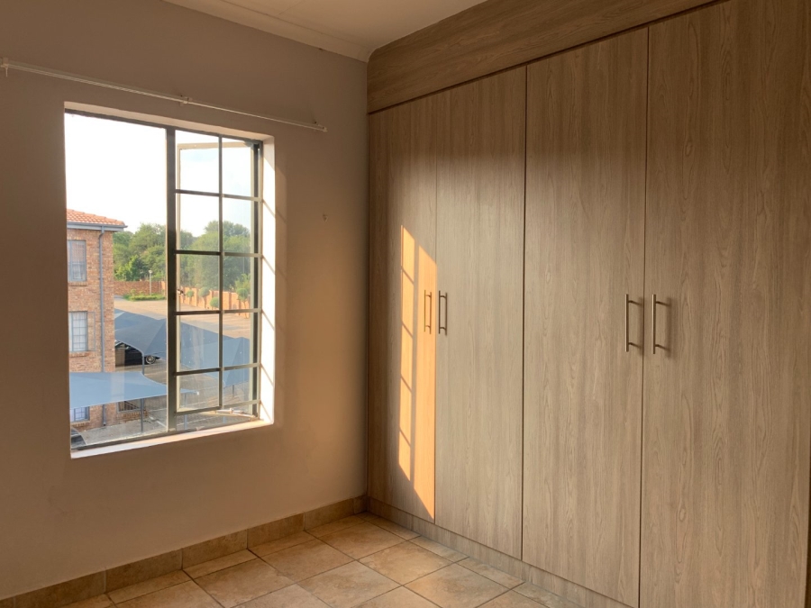 To Let 2 Bedroom Property for Rent in Rooihuiskraal North Gauteng