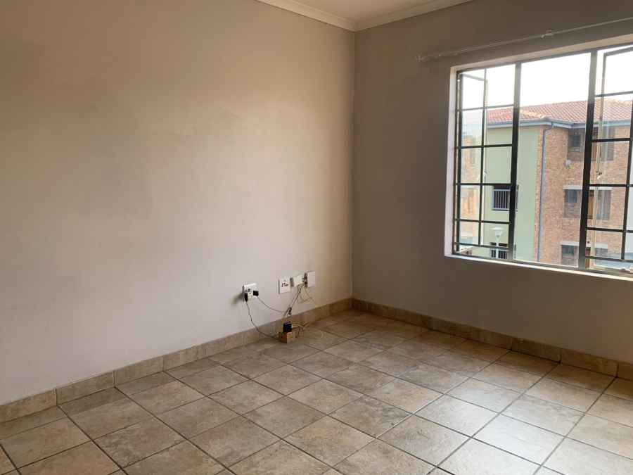 To Let 2 Bedroom Property for Rent in Rooihuiskraal North Gauteng
