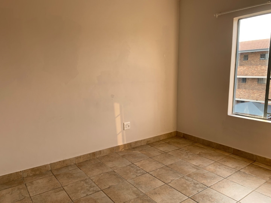 To Let 2 Bedroom Property for Rent in Rooihuiskraal North Gauteng