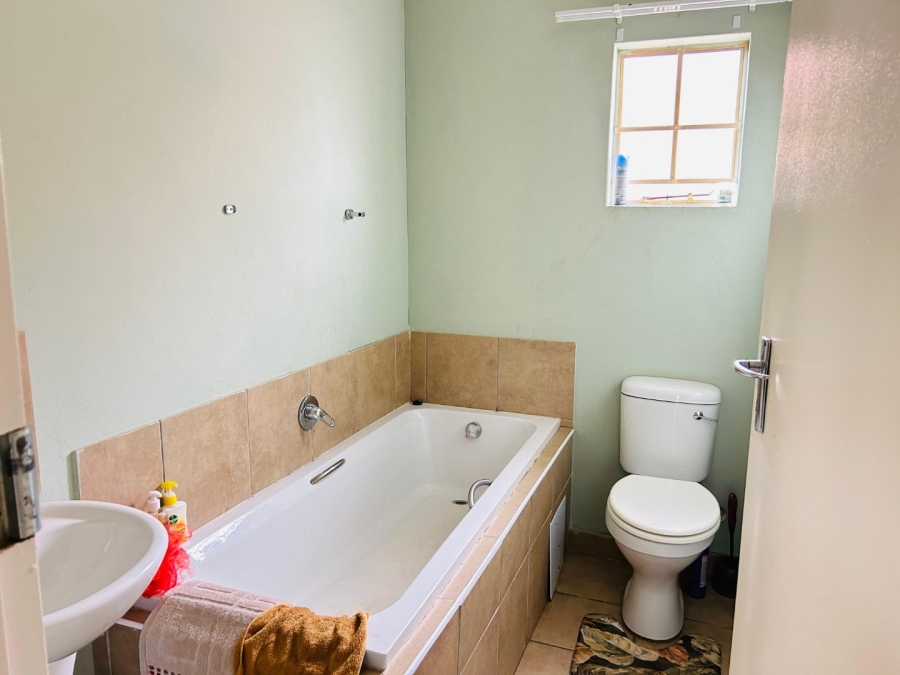 3 Bedroom Property for Sale in Palm Ridge Gauteng