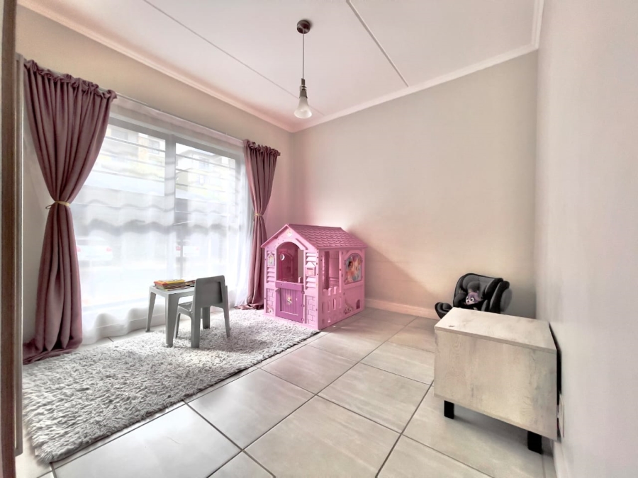 To Let 3 Bedroom Property for Rent in Waterfall Gauteng