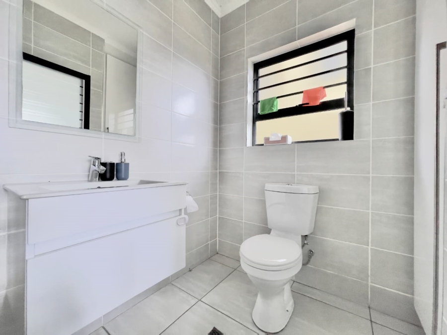 To Let 3 Bedroom Property for Rent in Waterfall Gauteng