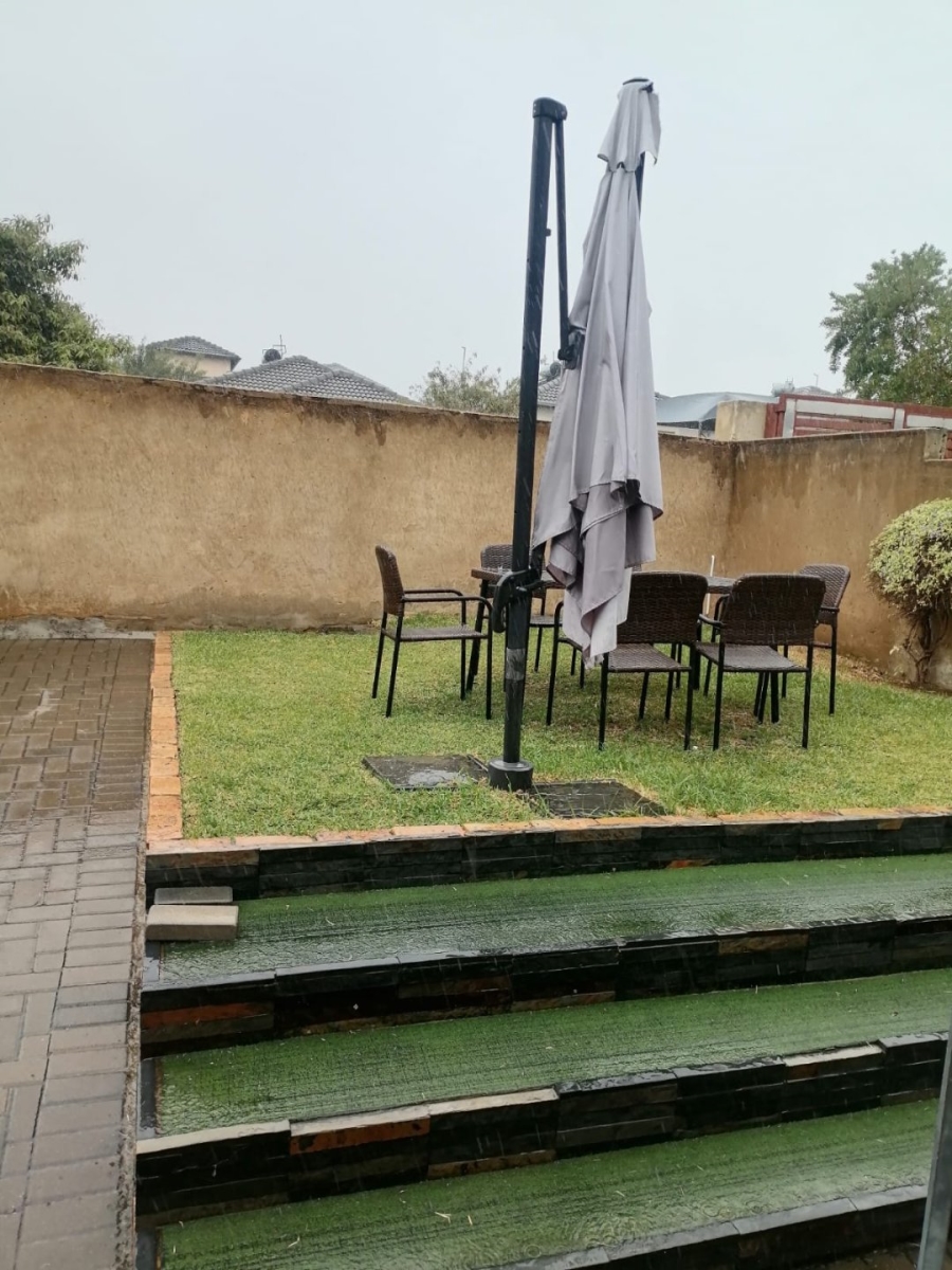 To Let 2 Bedroom Property for Rent in Riverside View Gauteng